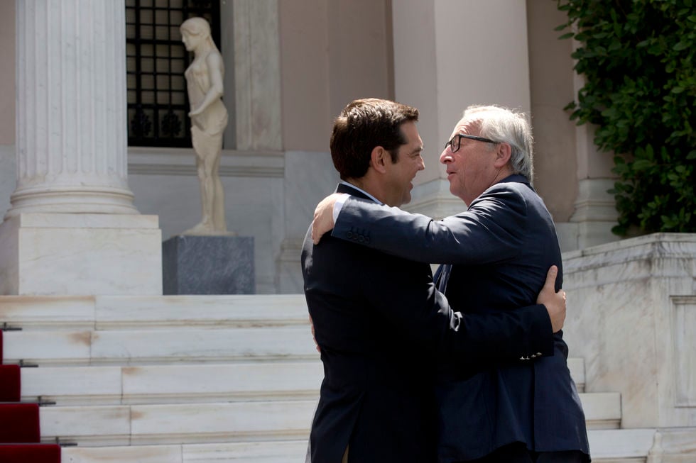 Μια στο καρφί και μια στο πέταλο